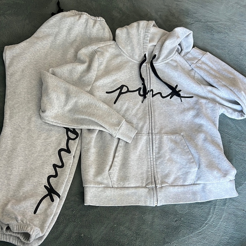 VS PINK SWEAT SUIT
